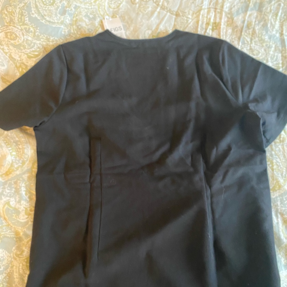 Figs XL black women’s Rafaela Freex scrub top. With tags